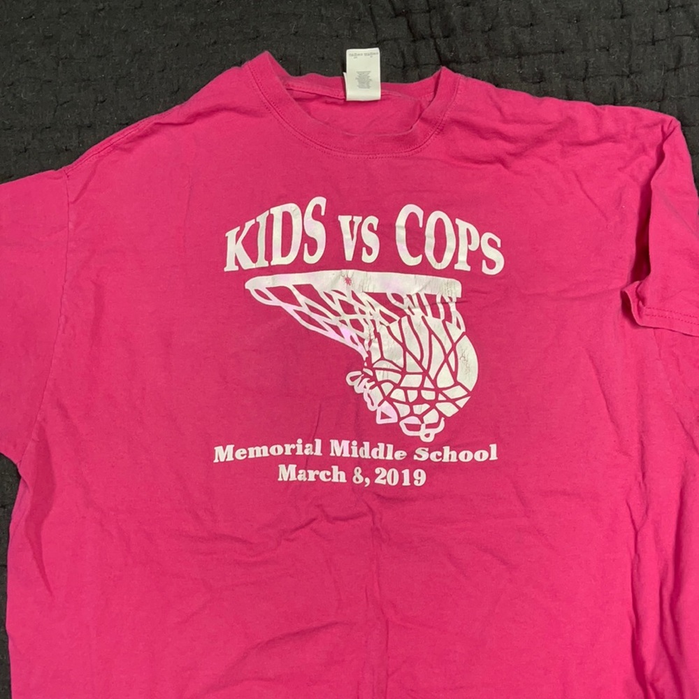 Kids vs Cops basketball tee Mens XL tee Pink